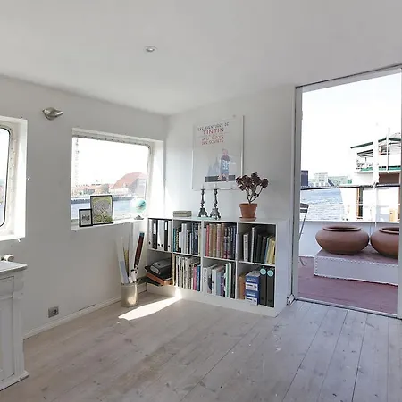 Bateau-hôtel Houseboat 3*
